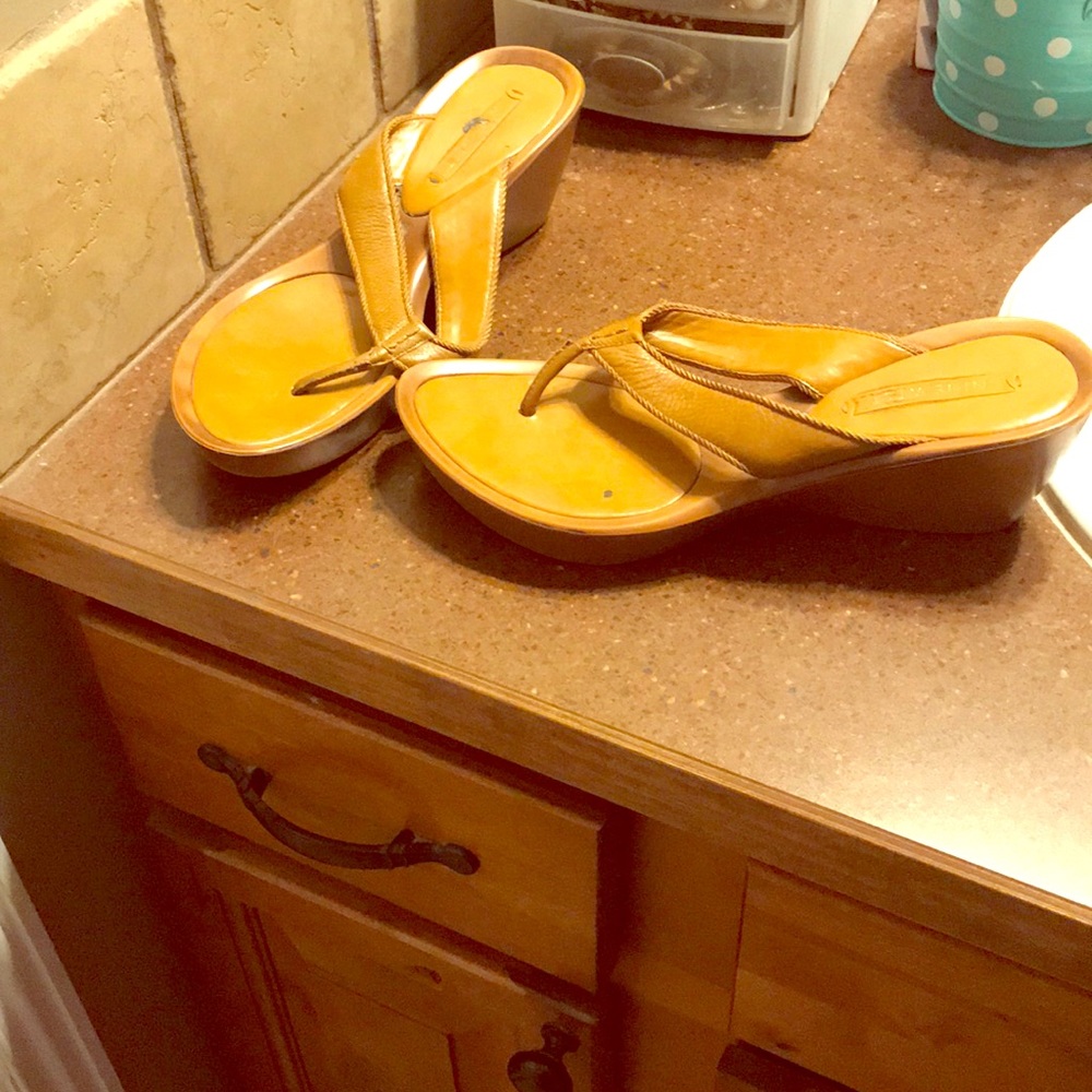 Nine West thong wedges size 8 1/2